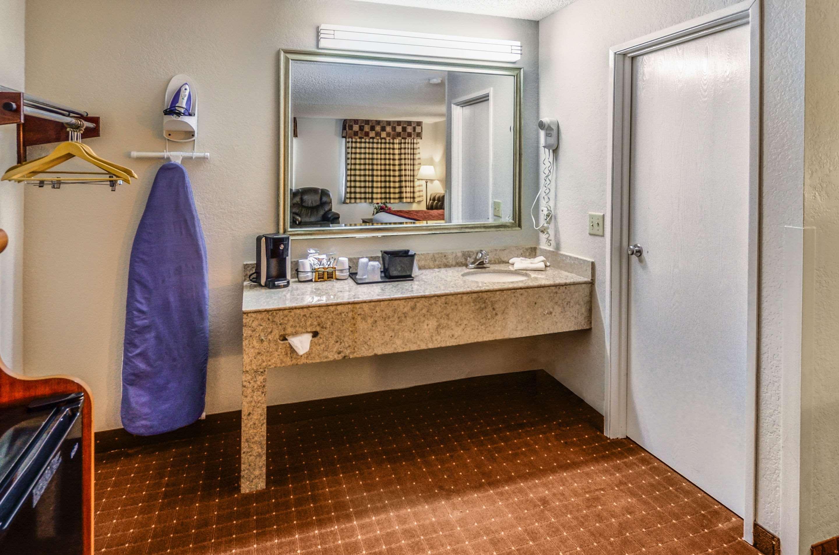 Rodeway Inn North Charleston - Ashley Phosphate Bagian luar foto