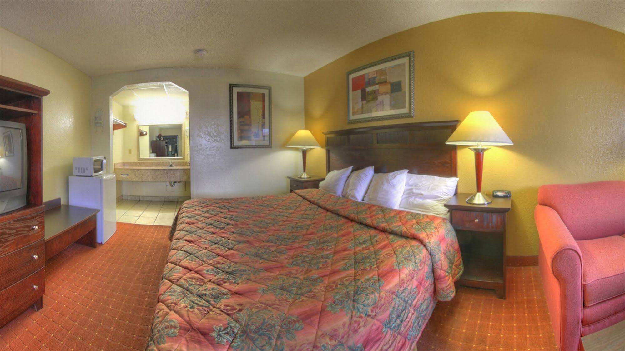 Rodeway Inn North Charleston - Ashley Phosphate Bagian luar foto
